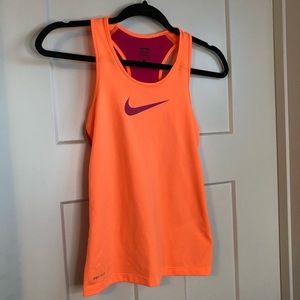 Nike fitted workout tank. EUC. Small.